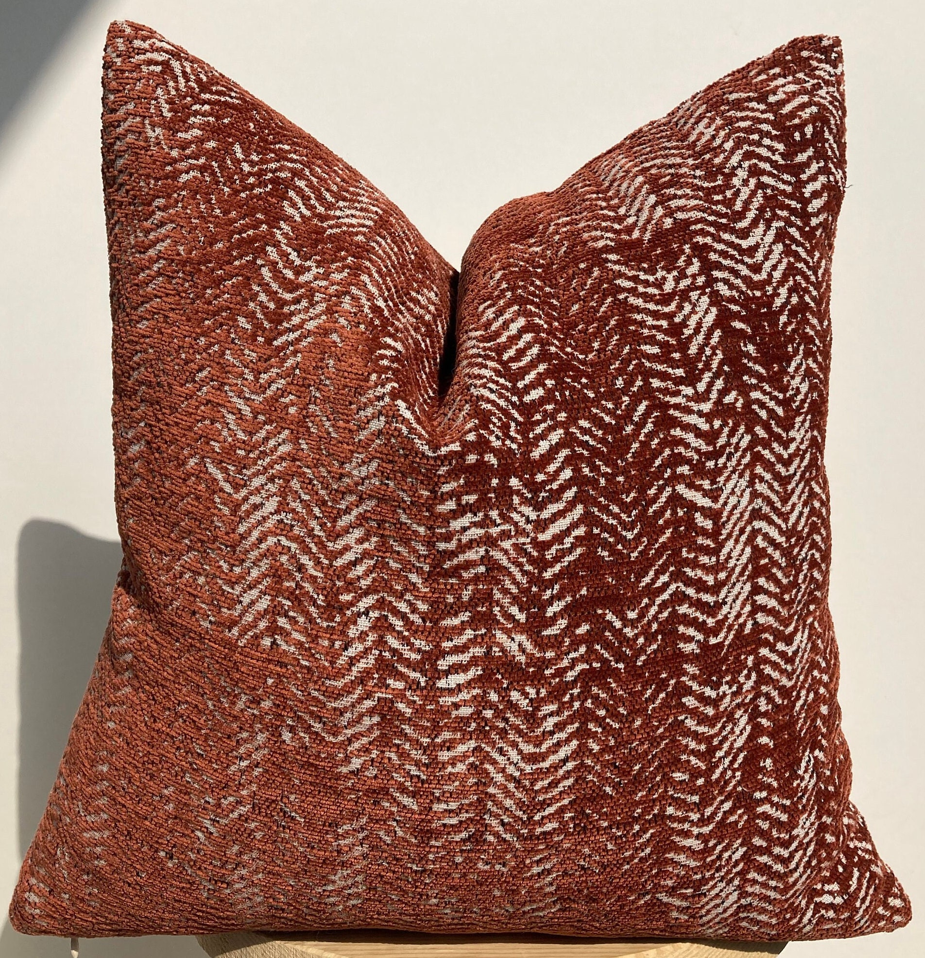 Brick colored throw pillows discount