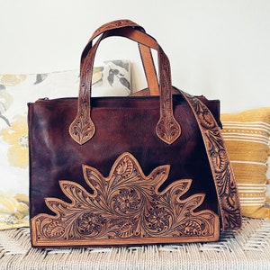 Western Hand Tooled Leather Purse, Western Tote Bag, Cowhide Purse, Leather Crossbody, Genuine Cowhide, Leather Shoulder Bag