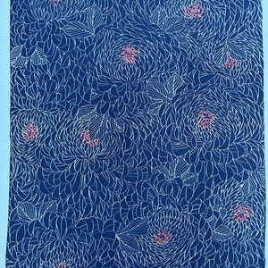 Tecido de quimono de seda vintage: estampa de crisântemo Batik, material reciclado, década de 1970