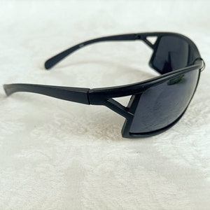 Vintage Y2K Sunglasses Black Simple Retro