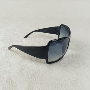 Y2K sunglasses black 2000 vintage wraparound