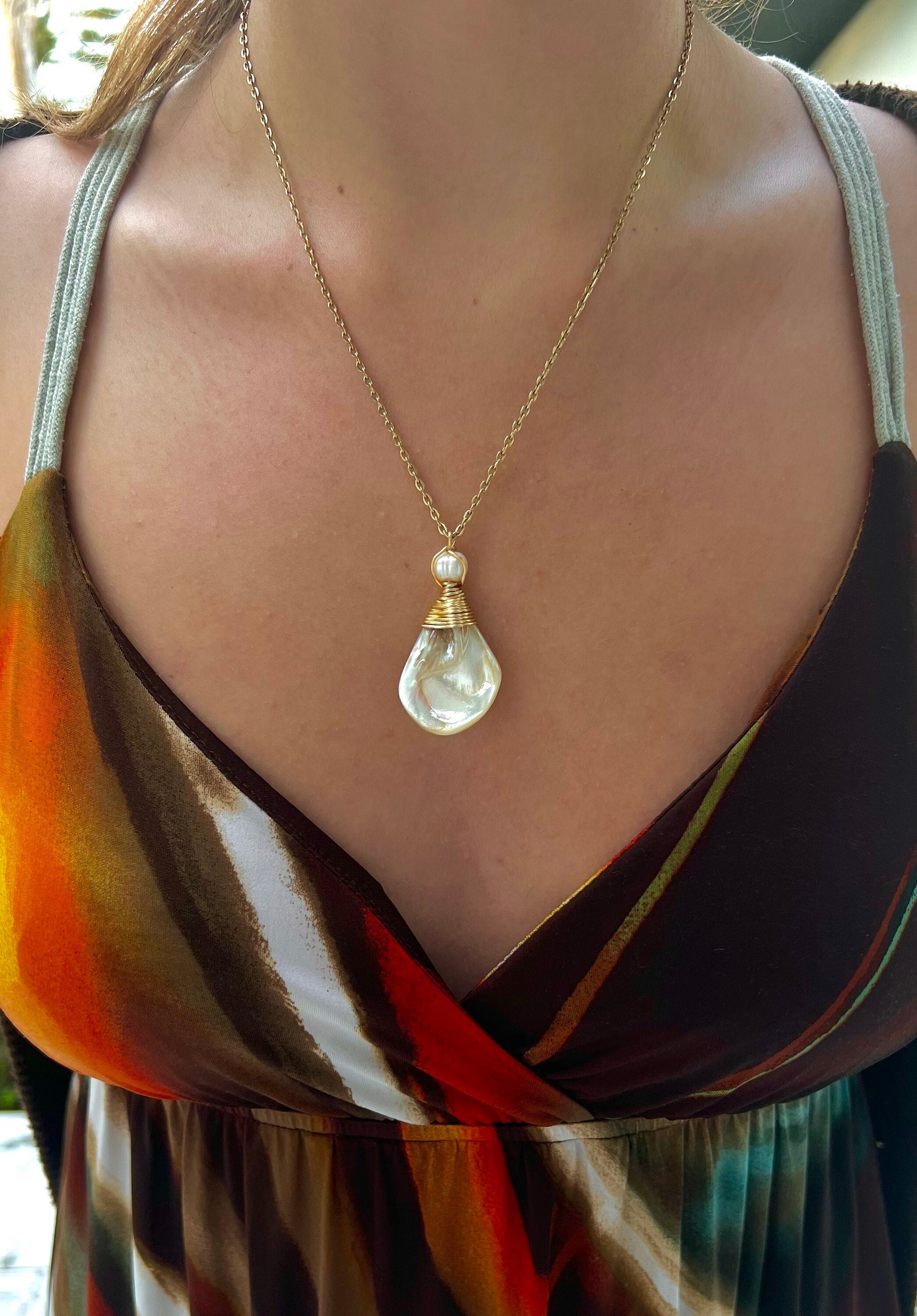 繊細な貝殻に可愛いパール【leah alexandra】ARIEL NECKLACE Leah Alexandra Jewelry | Local Eclectic – local eclectic