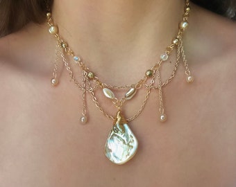 Gold/Silver Pearl Under the Sea Necklace | Unique Pearl Jewelry | Mother of Pearl Necklace | Elegant Statement Piece | Bridal Pearl Necklace