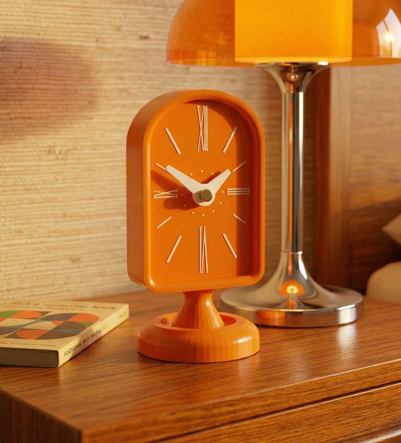 Horloge de table boule Space Age sur pied orange stock