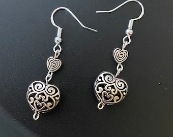 Vintage style heart earrings