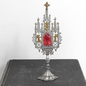 Religieus antiek Frans miniatuur Monstrance verzilverd tin ostensorium met reliek monstrans