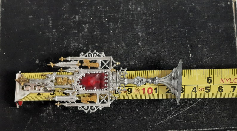 Religieus antiek Frans miniatuur Monstrance verzilverd tin ostensorium met reliek monstrans image 8