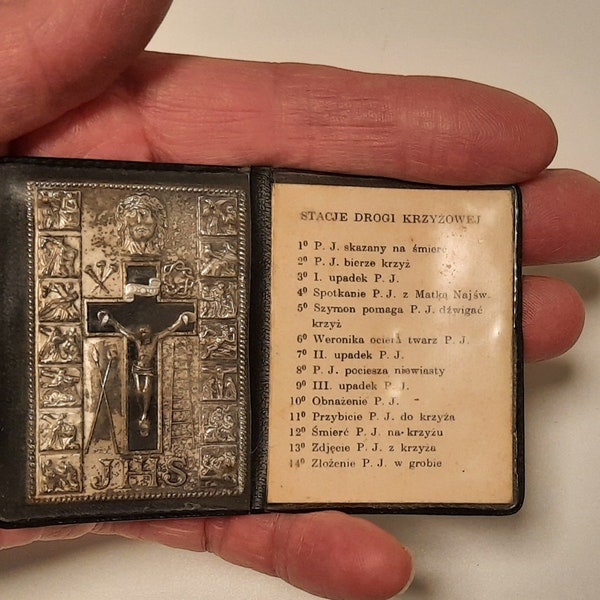 Zeldzaam groot etui reisicoon katholiek relikwie uit Poland kruiswegstatie verzilverd zak schrijn
