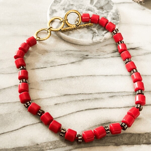 Liz Claiborne Chunky Beaded Necklace - Red Acrylic, Gold Toned Metal, Toggle Clasp, 1980s-1990s Fashion Style, Classic