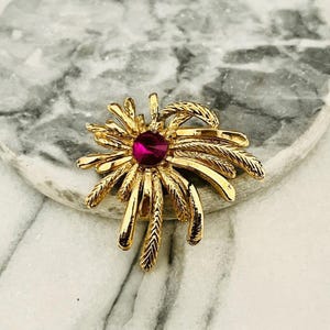 Vintage Brutalist Style Brooch Gold Toned Metal Fuchsia Pink Crystal Pin MCM, Unique Statement Jewelry