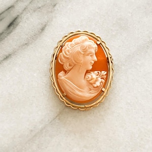 Vintage Carved Shell Cameo Brooch Gold Toned Metal Prong Set Pin Unsigned