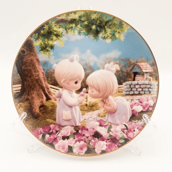 Precious Moments Classic Collector Plate by Sam Butcher - Good Friends Forever, 7.5in Round, Classic Home Decor 1990s Style Design Gift