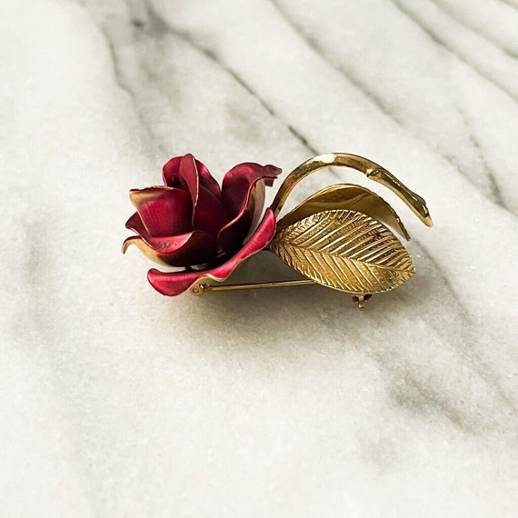 Vintage Cerrito Rose Brooch Red and Gold Toned Me… - image 4