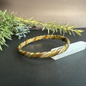 Brazalete vintage retorcido / Metal mixto cobre latón / Pulsera apilable estilo boho