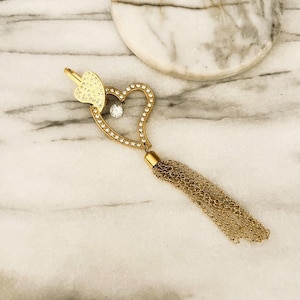 Ciondolo vintage con nappa a cuore, collana color oro, gioiello con strass trasparenti, ciondolo vintage non firmato, regalo con gioiello a forma di cuore