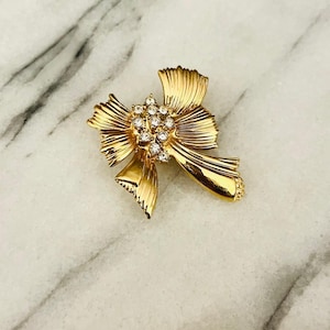 Vintage römische Band Bogen Brosche, signierte Strass Brosche, Pave Strass, Gold Ton Brosche, Schmuck Geschenk