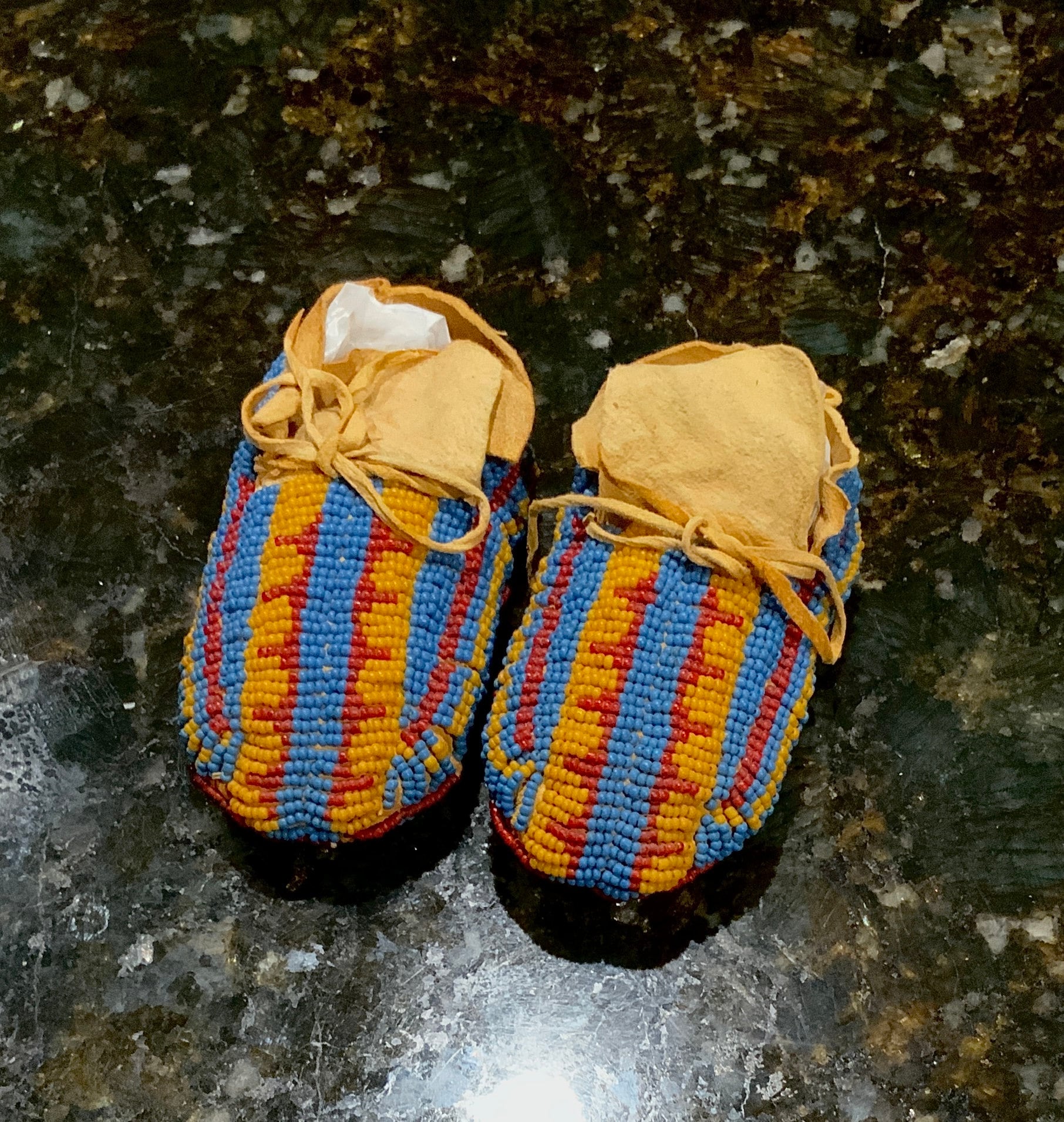 Indigenous Art Washable, Flexible, Durable Native Northwest Oven Mitts –  Leather-Moccasins