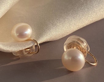 Pearl Clip on Earrings, Clip on Studs, Wedding Earrings, Bridal Studs, Gold Clip on Earrings, Easy Clip on, Gold Studs, Pearl Studs, Wedding