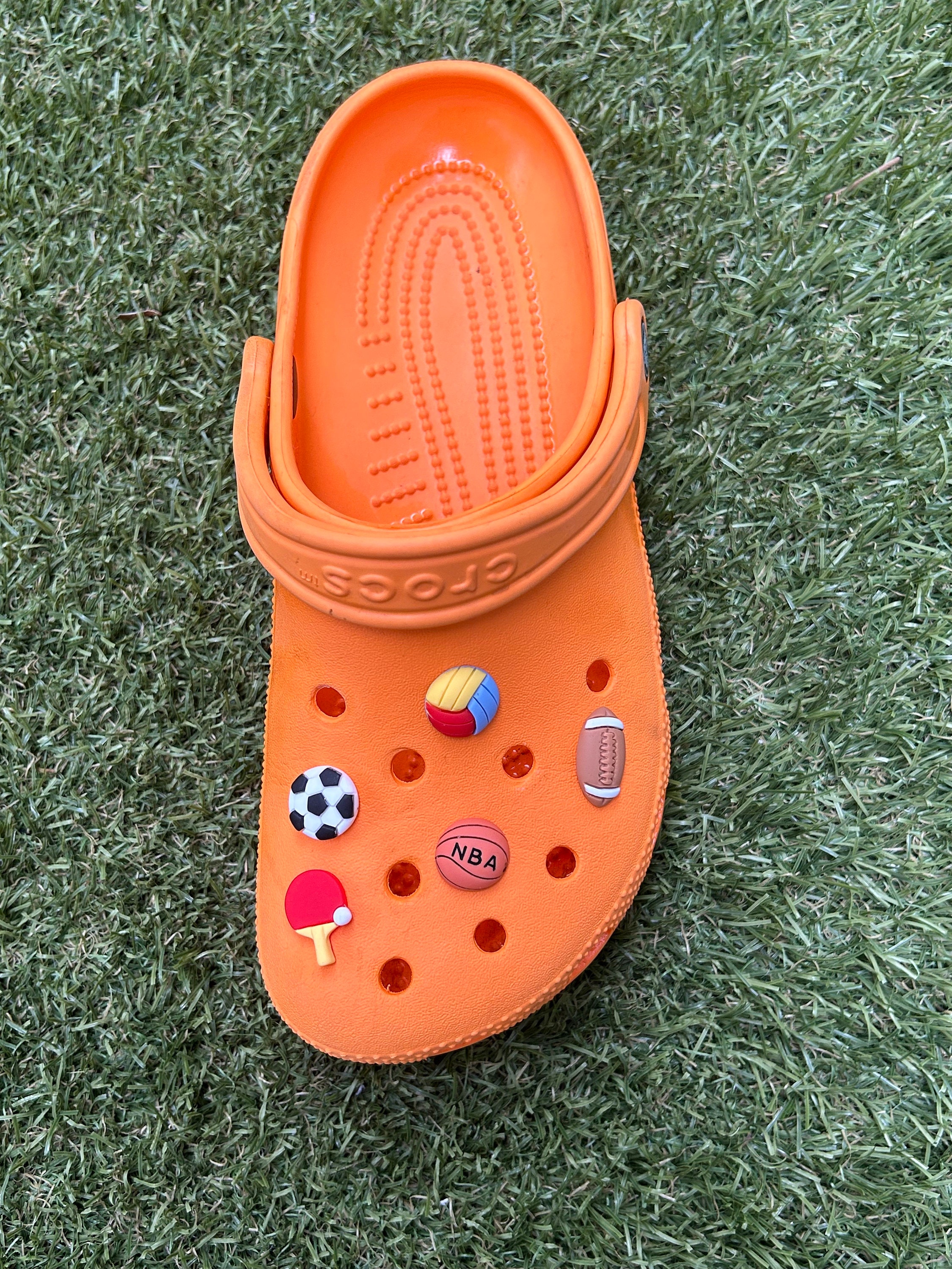 HOW TO PUT JIBBITZ ON YOUR CROCS And HOW TO TAKE IT OFF atelieryuwa