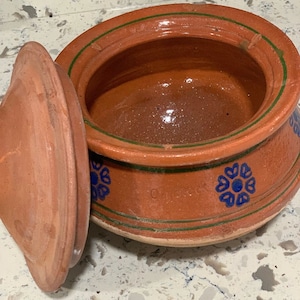 Clay Cooking Pot 1.7 Quart (Small Handi) (Stove Stand Sold Separately)