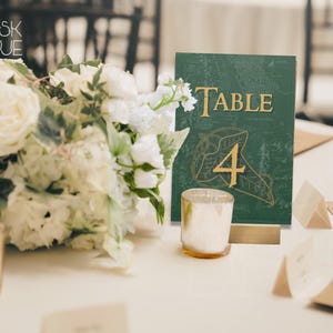 Modelo de números de mesa de fantasia - Cartão de lugar de mesa de casamento medieval - Decorações de festa do Senhor do Anel - Número de mesa para impressão de casamento rústico