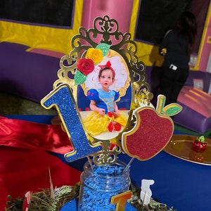 Snow White centerpiece with picture