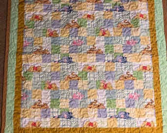 Nuova trapunta per neonati fatta a mano con Winnie the Pooh e i suoi amici, 41 x 38 pollici, Ih-Oh e Pimpi.