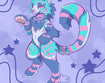 Puede incluir: Ilustración de dibujos animados de una criatura felina con pelaje a rayas azul, turquesa y rosa. La criatura está de pie sobre sus patas traseras con una pata levantada. El fondo es de color púrpura claro con estrellas y líneas onduladas.