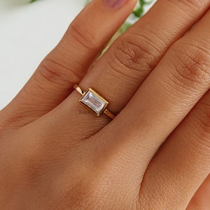 Baguette Ring, Rectangle Ring, Bezel Set Ring, Bezel Set Engagement Ring, Emerald Cut RIng, Gift for Her, Dainty Ring, Minimalist Ring R129