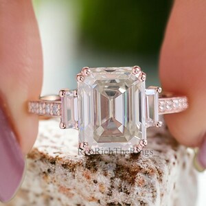 Vintage Emerald Cut Moissanite Ring Three Stone Engagement Ring Bridal Wedding Ring Anniversary Gift Ring Valentine&#39;s Gift For Women, R201