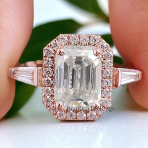 1.85 CT Emerald Cut Moissanite Ring Three Stone Engagement Ring Bridal Wedding Ring Anniversary Gift Ring Valentine&#39;s Gift For Women, R343