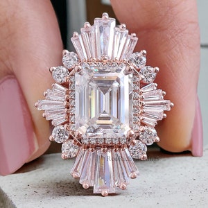 0.95 CT Emerald Cut Moissanite Ring SunBurst Halo Engagement Ring Bridal Wedding Ring Anniversary Gift Ring Valentine&#39;s Gift For Women, R352