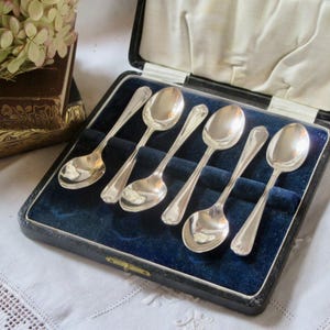 Vintage A1 Silverplate Teaspoon Set in Original Case, English Afternoon Tea Style, Silver Cutlery, Elegant Gift Giving, Made in England