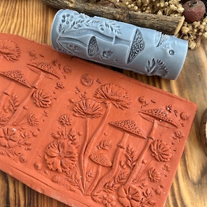 Rullo per texture con funghi e fiori di campo – Rullo per goffratura da 10 cm per argilla polimerica, argilla autoessiccante, sapone, argilla metallica e arte in rilievo