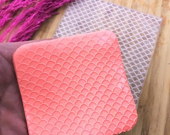 Textuurmat zeemeerminschaal: acrylklei-embosser, oorbellen en accessoires