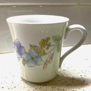 Vintage Corelle Pastel Bouquet Tassen - Eingestellte Corning Blumenkaffeetassen (1985-1990), einzeln verkauft