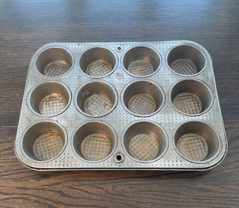 Vintage GSW Waffle Pattern Muffin Tin - Bake-rite Tinware, Made in ...