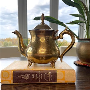 Vintage Solid Brass Teapot – Hand-Etched Floral Design – Made in India – Mid Century Decor – Boho Brass Kettle with Lid and Feet