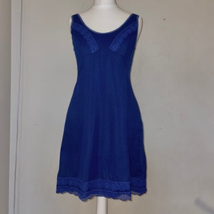 SIZE M Dunkelblaues Vintage weiches Spitzenkleid