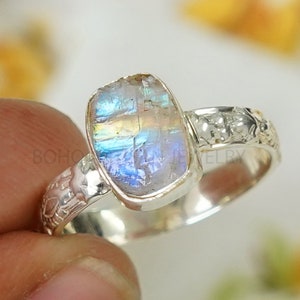 Raw Moonstone Ring, FLORAL Texture Band, Blue Moonstone Crystal, Handmade Raw Stone Ring, Gemstone Ring, Crystal Raw Moonstone Jewelry