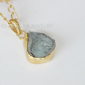 Raw Aquamarine Crystal Pendant, 14K Gold Pendant, Raw Aquamarine Necklace Pendant, Raw Gemstone Jewelry, March Birthstone, Gift for Her