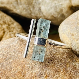 Raw Aquamarine Ring, Adjustable Aqua Silver Stick Ring, March Birthstone Jewelry, Aquamarine Stick, Silver Handmade Ring, Birthday Gift
