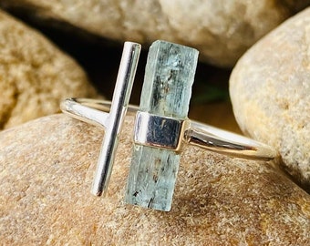 Raw Aquamarine Ring, Adjustable Aqua Silver Stick Ring, March Birthstone Jewelry, Aquamarine Stick, Silver Handmade Ring, Birthday Gift