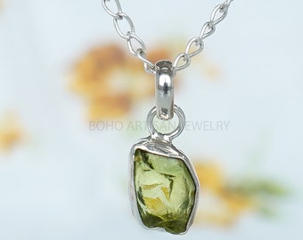 Raw Peridot Pendant, Peridot Crystal Pendant, August Birthstone, Raw Gemstone Pendant, Healing Crystal, Peridot Necklace - Gift for Her