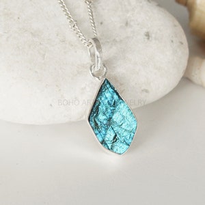 Raw Labradorite Pendant, Blue Labradorite Necklace, Raw Gemstone Jewelry, Handmade, Valentine&#39;s Day Gift, Healing Crystal, Gift For Her