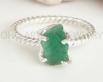 Raw Emerald Ring - Natural Crystal Ring - Twisted Band Ring - Boho Ring - 925 Sterling Silver - Rough Stone Ring - Birthday Gift For Her
