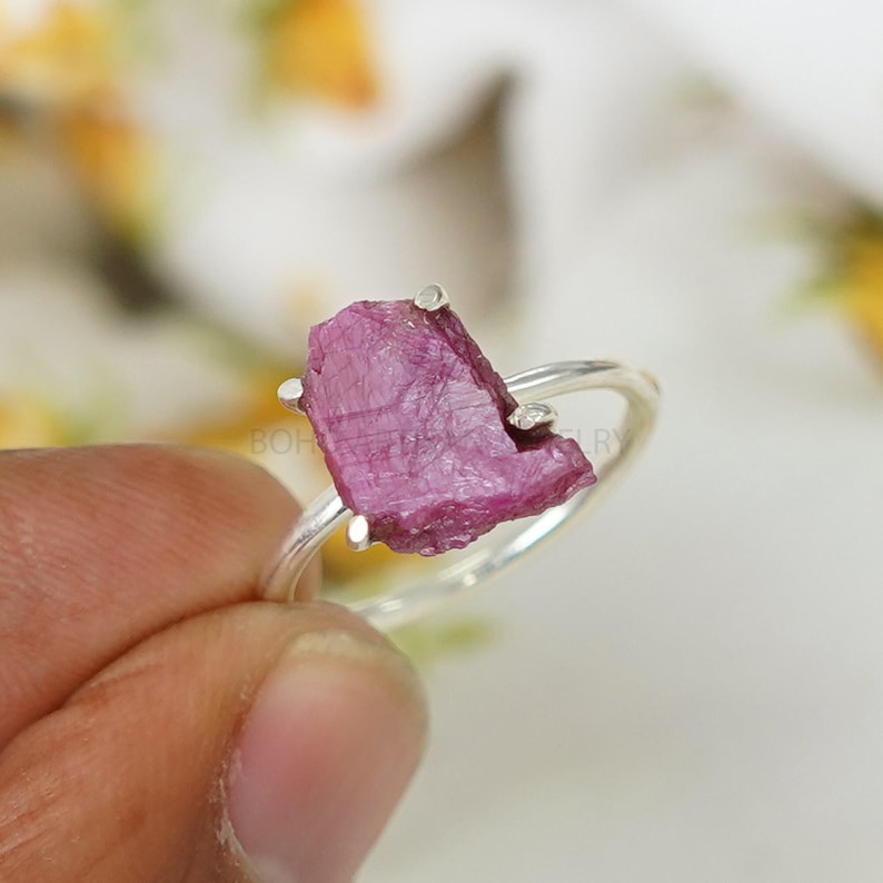 Raw Ruby Ring, Natural Ruby Rough Ring, Silver Handmade Ring, Boho Ring, Crystal Ring, July Birthstone - Rough Stone Ring -Gift For Her afbeelding 5