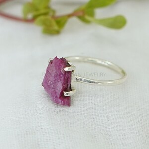 Raw Ruby Ring, Natural Ruby Rough Ring, Silver Handmade Ring, Boho Ring, Crystal Ring, July Birthstone - Rough Stone Ring -Gift For Her afbeelding 2