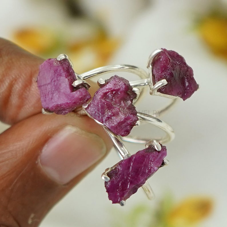 Raw Ruby Ring, Natural Ruby Rough Ring, Silver Handmade Ring, Boho Ring, Crystal Ring, July Birthstone - Rough Stone Ring -Gift For Her afbeelding 3