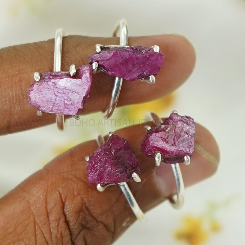 Raw Ruby Ring, Natural Ruby Rough Ring, Silver Handmade Ring, Boho Ring, Crystal Ring, July Birthstone - Rough Stone Ring -Gift For Her afbeelding 7